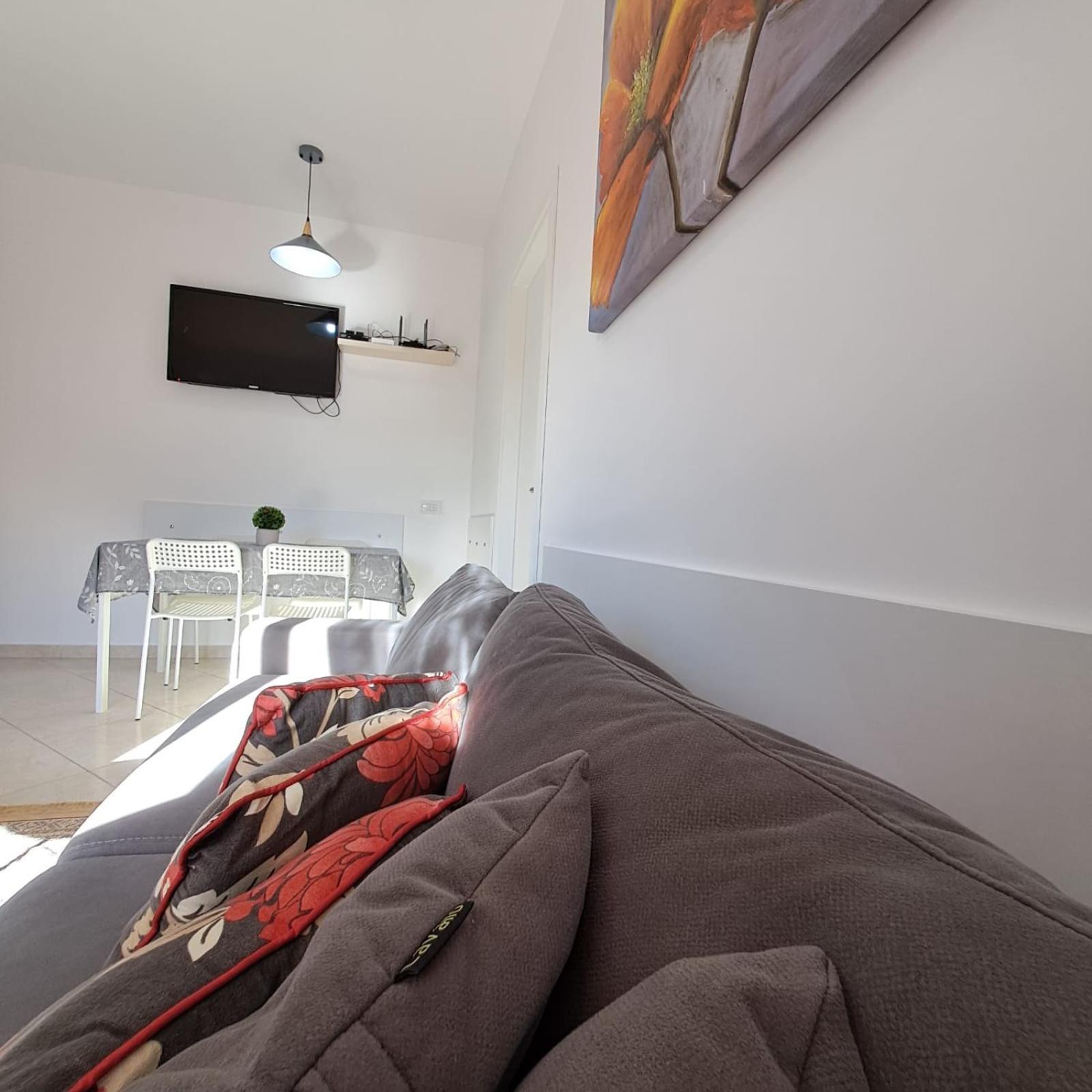Flowers & Green 2 Bedrooms Apartment & Box Garage فلورا المظهر الخارجي الصورة