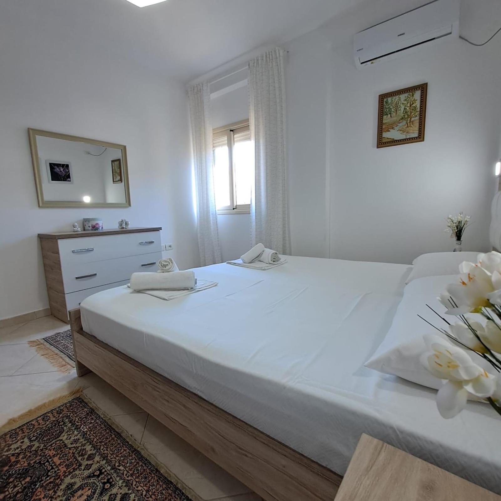 Flowers & Green 2 Bedrooms Apartment & Box Garage فلورا المظهر الخارجي الصورة